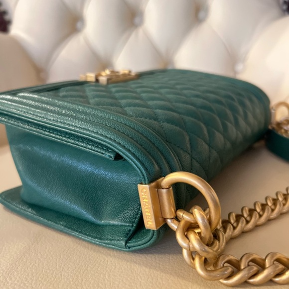 CHANEL CAVIAR QUILTED MEDIUM BOY FLAP SHOULDER BAG *Prestine Condition - Picture 8 of 12